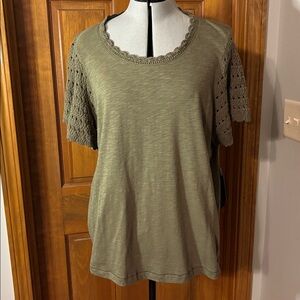 Democracy Olive Crochet Sleeve Boho Tee Women’s 2X NWT Lace Trim Top Plus Size